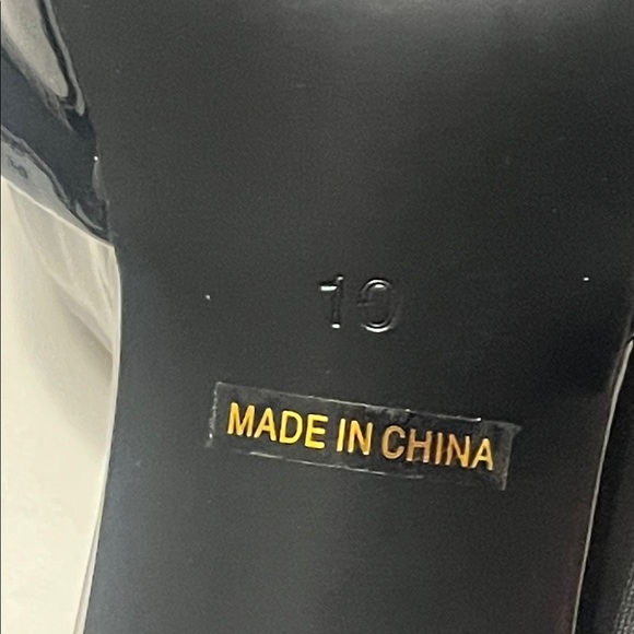 Elegant Black Women's Heels Mules Sz 10 Patent Leather Slip Ons - Picture 7 of 7